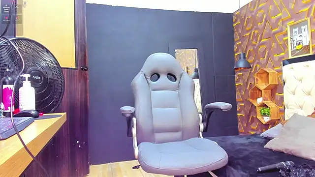 Snapshot of deyy_madissonn chatting on 02/12/25, 07:02 deyy madissonn online show from 02/12/25, 07:02
