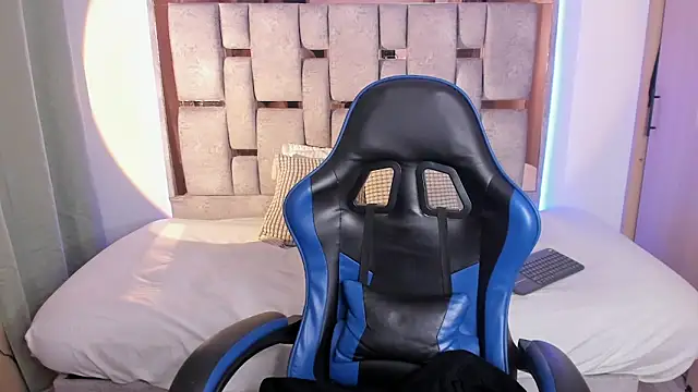 Helleamazing online show from 06/05/26, 01:54
