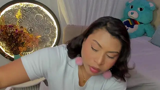 Helleamazing online show from 04/23/26, 03:02