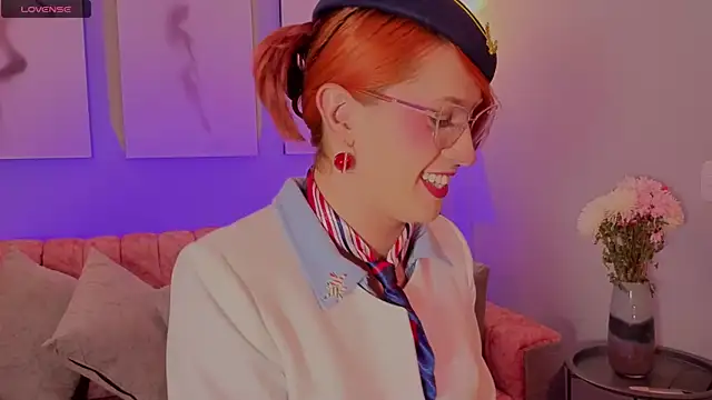 Juliana Saenzz online show from 10/13/25, 03:30