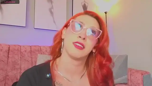 Juliana Saenzz online show from 10/09/25, 12:49