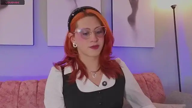 Juliana Saenzz online show from 10/11/25, 05:14