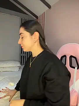 Snapshot of Victoria-And1 chatting on 02/24/26, 01:28 Victoria-And1 online show from 02/24/26, 01:28