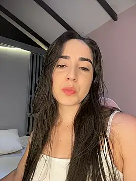 Snapshot of Victoria-And1 chatting on 03/04/26, 01:35 Victoria-And1 online show from 03/04/26, 01:35