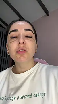 Snapshot of Victoria-And1 chatting on 01/09/26, 02:40 Victoria-And1 online show from 01/09/26, 02:40