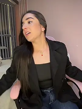 Snapshot of Victoria-And1 chatting on 02/23/26, 01:18 Victoria-And1 online show from 02/23/26, 01:18