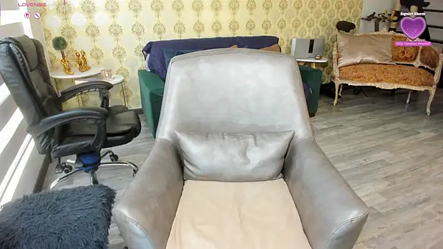 Snapshot of _angelina_class_7 chatting on 11/13/25, 04:33 angelina class 7 online show from 11/13/25, 04:33