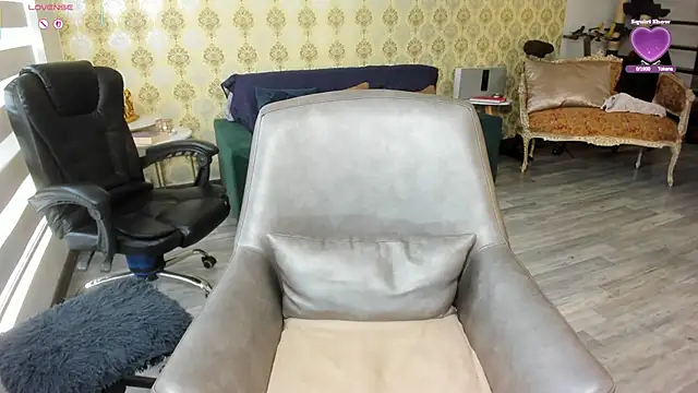 Snapshot of _angelina_class_7 chatting on 11/14/25, 03:05 angelina class 7 online show from 11/14/25, 03:05