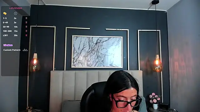 kira moon   online show from 09/29/25, 09:20