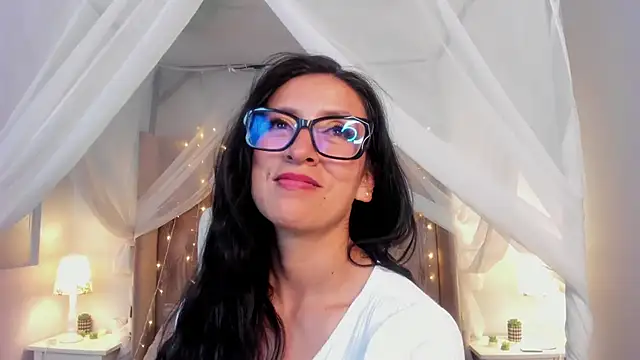 kira moon   online show from 03/16/25, 11:26