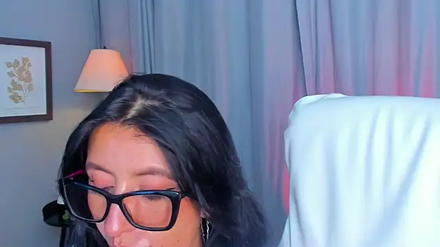 kira moon   online show from 03/02/26, 08:49