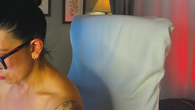 kira moon   online show from 02/10/26, 08:19