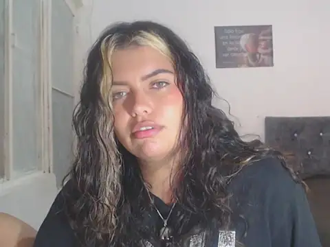 Snapshot of sweetkitty_16 chatting on 10/02/25, 05:33 sweetkitty 16 online show from 10/02/25, 05:33