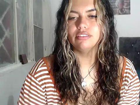 Snapshot of sweetkitty_16 chatting on 09/26/25, 08:05 sweetkitty 16 online show from 09/26/25, 08:05