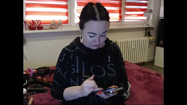 Snapshot of Alexie33 chatting on 04/08/26, 12:50 Alexie33 online show from 04/08/26, 12:50
