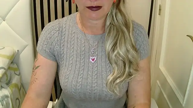 xxNoeliaxx online show from 03/02/26, 08:32