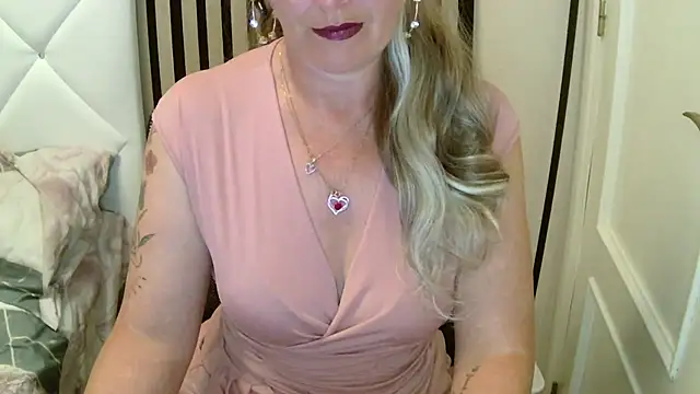 xxNoeliaxx online show from 03/10/26, 08:40