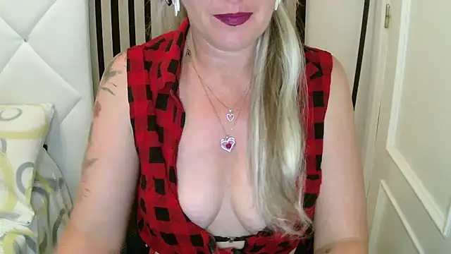 xxNoeliaxx online show from 04/28/26, 06:51