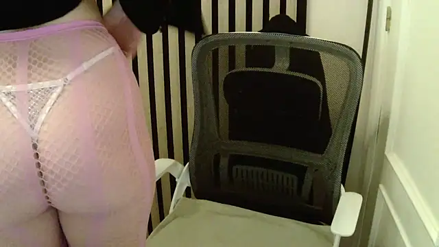 xxNoeliaxx online show from 02/17/26, 08:00