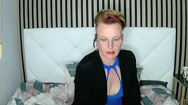 Snapshot of xxNoeliaxx chatting on 02/20/25, 07:55 xxNoeliaxx online show from 02/20/25, 07:55
