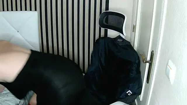 Snapshot of xxNoeliaxx chatting on 03/21/25, 01:56 xxNoeliaxx online show from 03/21/25, 01:56