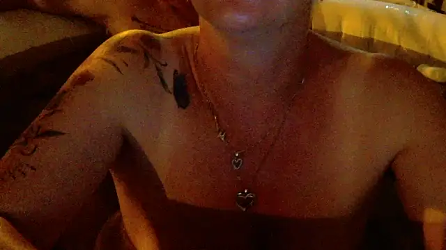 xxNoeliaxx online show from 05/22/26, 08:07