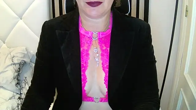 xxNoeliaxx online show from 12/16/25, 07:45