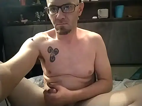 Snapshot of Herwish chatting on 10/14/25, 06:14 Herwish online show from 10/14/25, 06:14