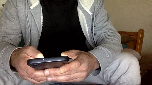 molozeb online show from 10/29/25, 03:44