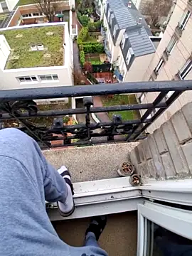 molozeb online show from 12/21/25, 10:17