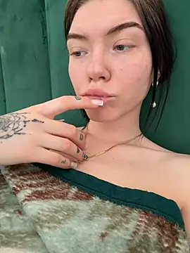 Lisaaa Alisa online show from 04/05/26, 10:11