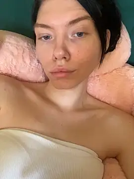 Lisaaa Alisa online show from 10/28/25, 04:13