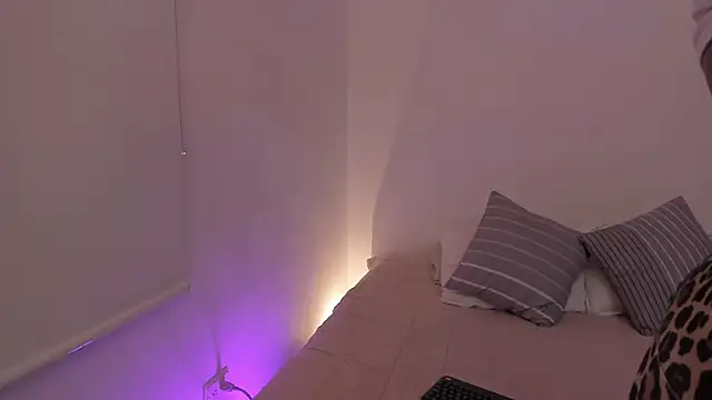 Sexyshantal  online show from 04/14/26, 06:24