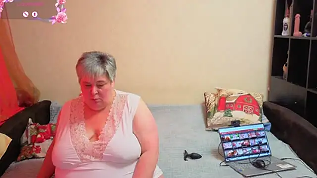 Snapshot of Klio5678 chatting on 02/19/26, 08:55 Klio5678 online show from 02/19/26, 08:55