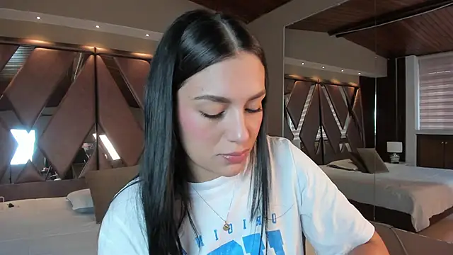 carina rossi online show from 10/15/25, 12:24