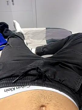 h0rnyguy001 online show from 10/02/25, 10:02