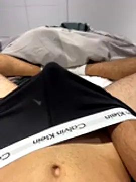 h0rnyguy001 online show from 10/17/25, 06:06