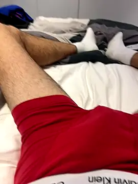 h0rnyguy001 online show from 11/04/25, 10:35