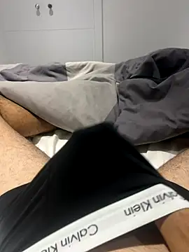 h0rnyguy001 online show from 11/03/25, 10:02