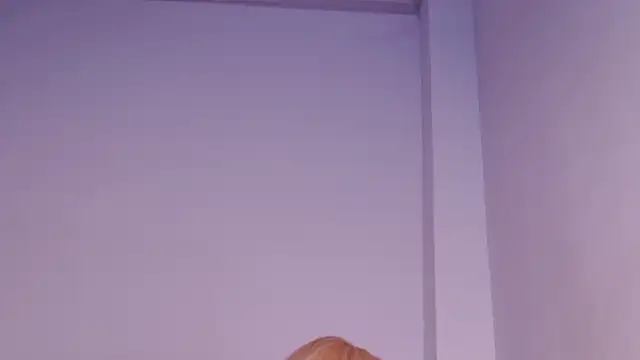 Snapshot of caarlywhitee chatting on 10/25/25, 10:10 caarlywhitee online show from 10/25/25, 10:10