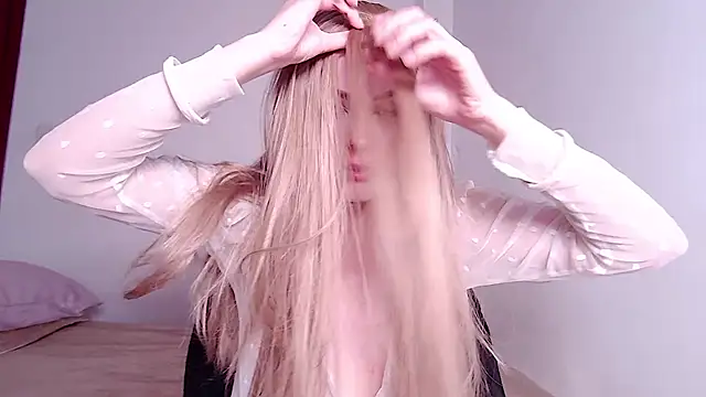 caarlywhitee online show from 05/07/26, 12:48