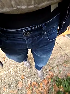 Snapshot of Lorent6969 chatting on 12/14/25, 09:15 Lorent6969 online show from 12/14/25, 09:15