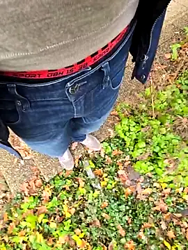 Snapshot of Lorent6969 chatting on 12/16/25, 02:32 Lorent6969 online show from 12/16/25, 02:32