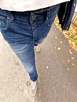 Snapshot of Lorent6969 chatting on 10/26/25, 08:26 Lorent6969 online show from 10/26/25, 08:26