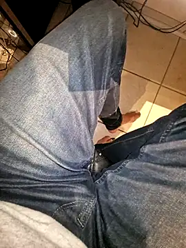 Snapshot of Lorent6969 chatting on 11/16/25, 05:01 Lorent6969 online show from 11/16/25, 05:01