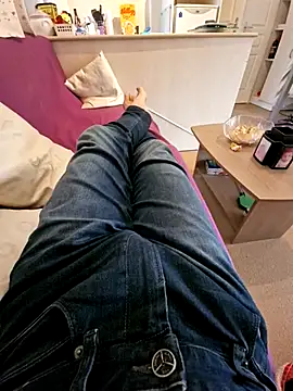 Snapshot of Lorent6969 chatting on 10/27/25, 08:37 Lorent6969 online show from 10/27/25, 08:37