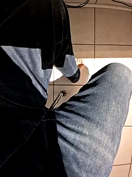 Snapshot of Lorent6969 chatting on 11/27/25, 07:20 Lorent6969 online show from 11/27/25, 07:20