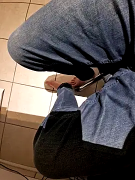 Snapshot of Lorent6969 chatting on 12/01/25, 05:08 Lorent6969 online show from 12/01/25, 05:08