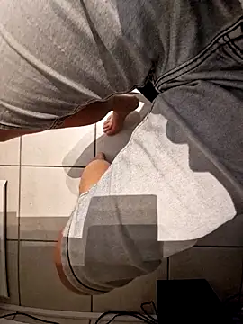 Snapshot of Lorent6969 chatting on 09/15/25, 06:14 Lorent6969 online show from 09/15/25, 06:14