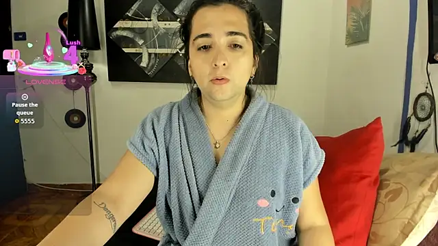 Snapshot of SARAMISHA chatting on 09/19/25, 01:37 SARAMISHA online show from 09/19/25, 01:37